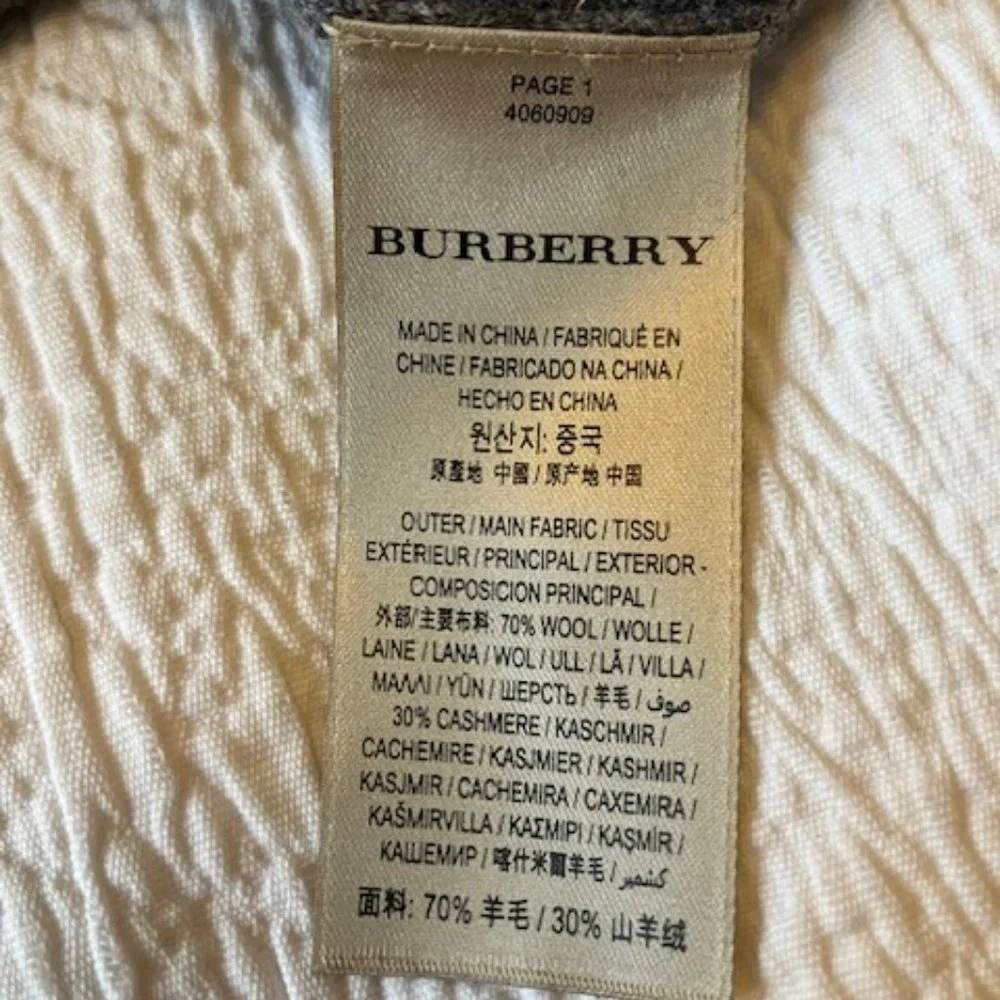 BURBERRY. CASHMERE. DRESS. - Picture 14 of 15